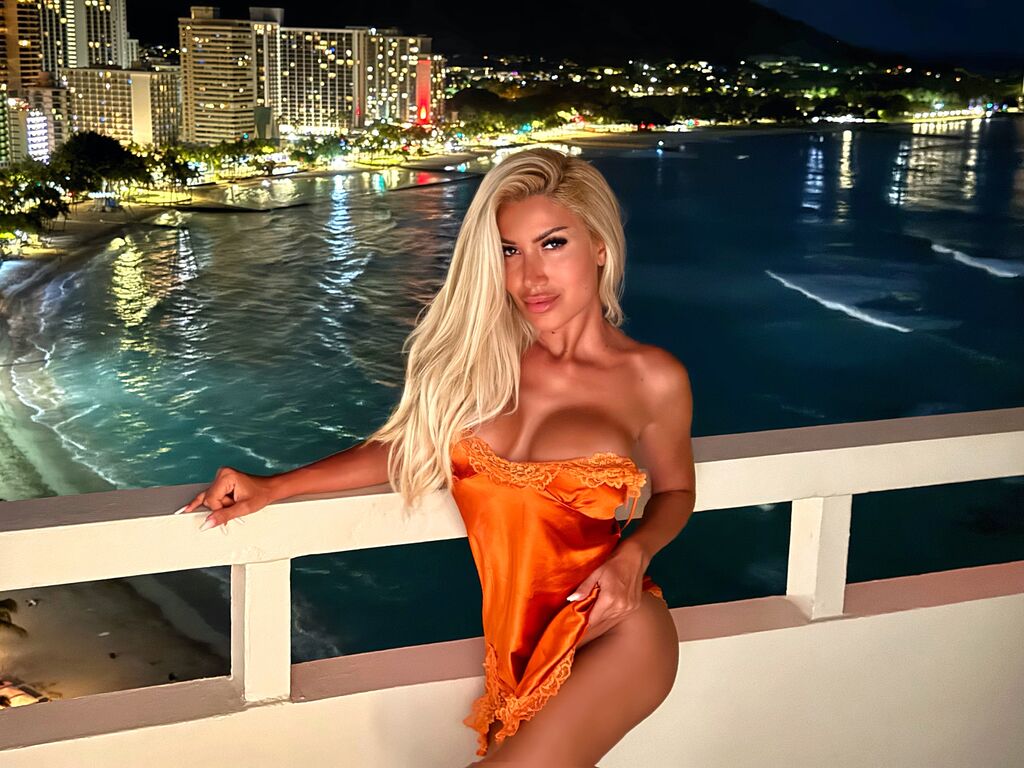 CharlotteMavis Cam Sneak Peek